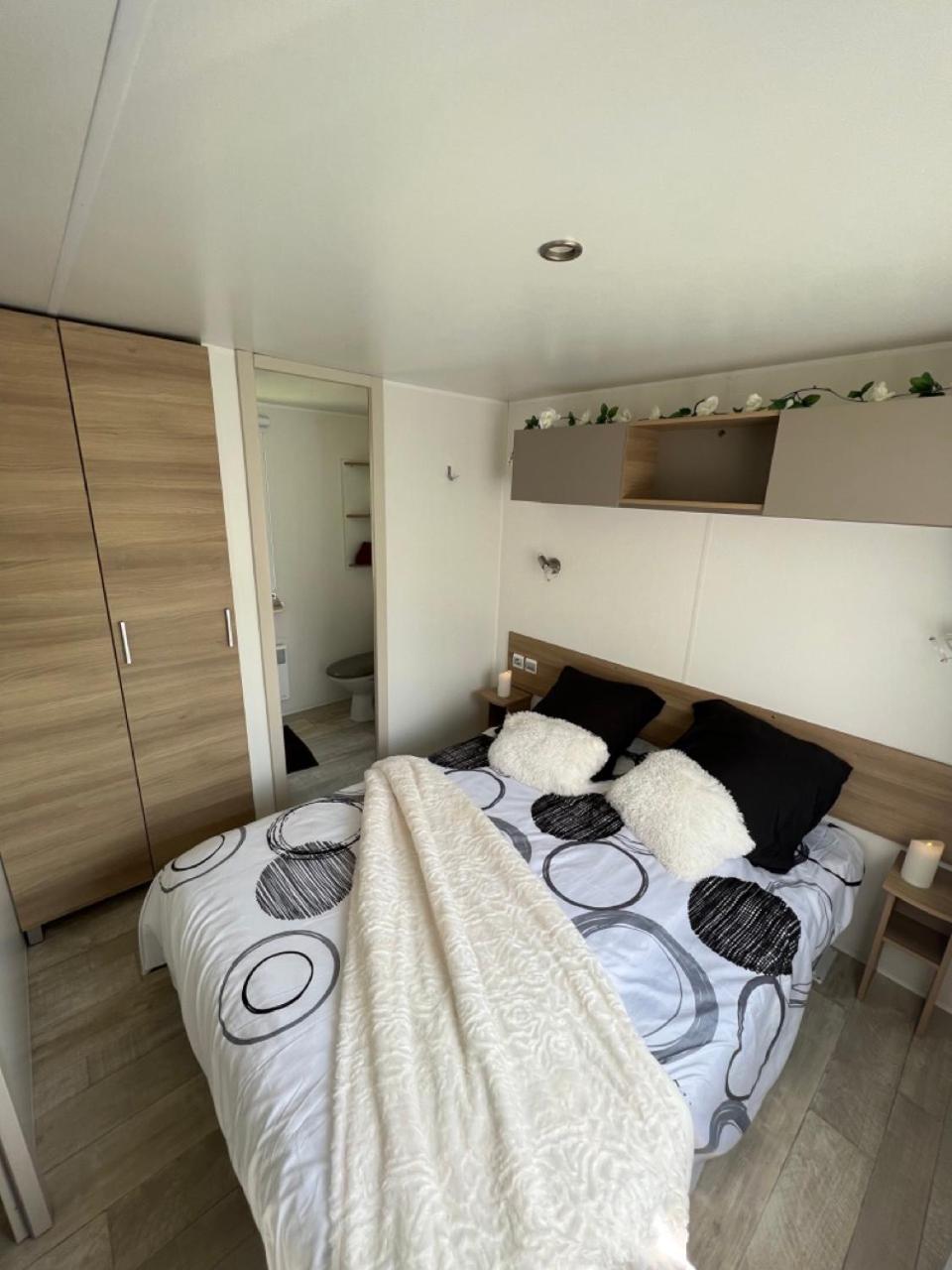 Mobil-Home 4 Etoiles Avec Piscine Proche De Blois Onzain Kültér fotó